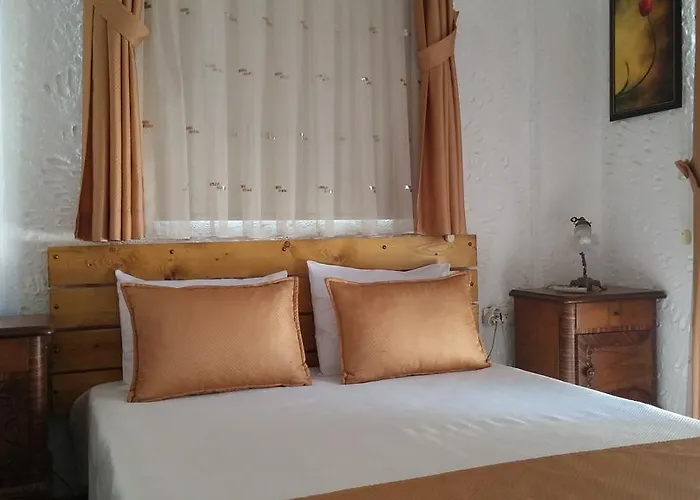 מלון Bizim Ev (adults Only) 2*