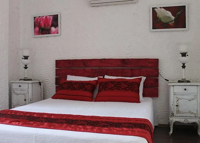 מלון Bizim Ev (adults Only) 2*