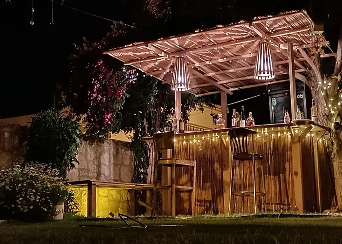 Bizim Ev (adults Only) מלון אלאקאטי