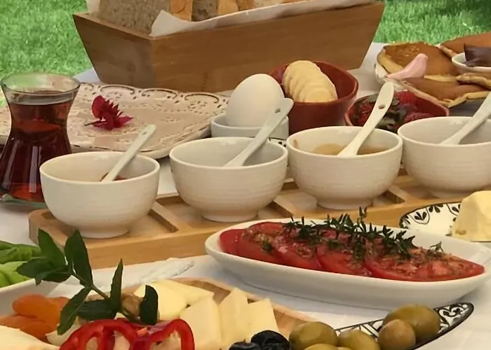 מלון Bizim Ev (adults Only) 2*