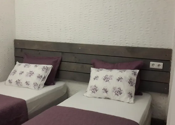 מלון Bizim Ev (adults Only) 2*