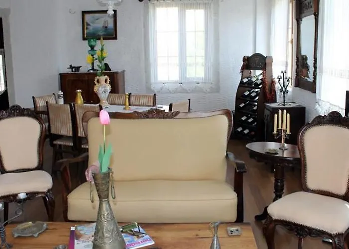 מלון Bizim Ev (adults Only)