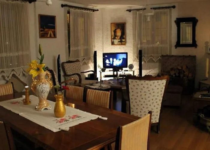 מלון Bizim Ev (adults Only) 2*