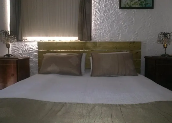 מלון Bizim Ev (adults Only) 2*