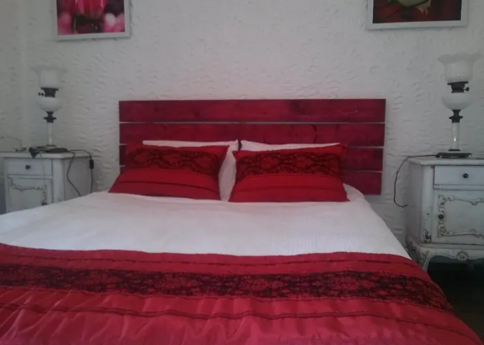 Bizim Ev (adults Only) מלון