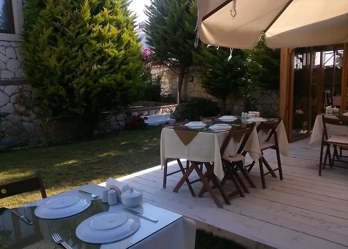 Bizim Ev (adults Only) מלון 2*